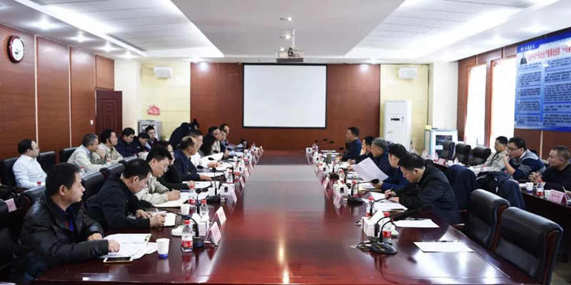 宜昌市政府副市長王應華一行到新疆宜化現場辦公(圖3) 宜昌市政府副市長王應華一行到新疆宜化現場辦公(圖3)