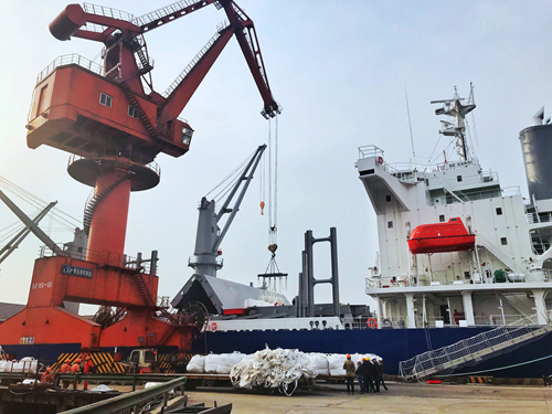 宜化磷酸二銨出口澳大利亞第一單順利裝船!湖北首家!(圖3) 宜化磷酸二銨出口澳大利亞第一單順利裝船!湖北首家!(圖3)