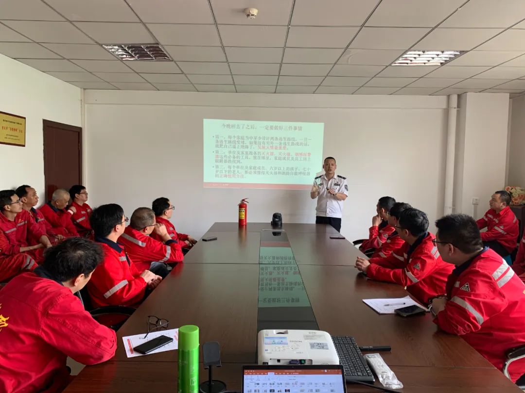 開展消防安全培訓,防患于未然(圖1) 開展消防安全培訓,防患于未然(圖1)