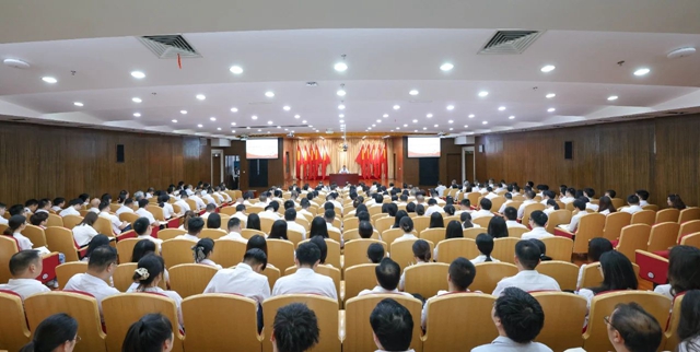 宜化集團(tuán)舉行學(xué)習(xí)貫徹黨的二十屆三中全會精神宣講報告會(圖1) 宜化集團(tuán)舉行學(xué)習(xí)貫徹黨的二十屆三中全會精神宣講報告會(圖1)