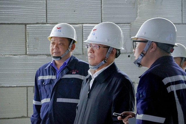 王大真到宜化礦業(yè)走訪慰問(圖1) 王大真到宜化礦業(yè)走訪慰問(圖1)