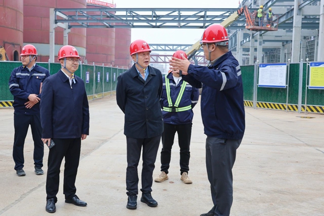 宜昌市國資委黨委書記、主任黃智華一行到楚星公司和松滋肥業現場調研(圖1) 宜昌市國資委黨委書記、主任黃智華一行到楚星公司和松滋肥業現場調研(圖1)