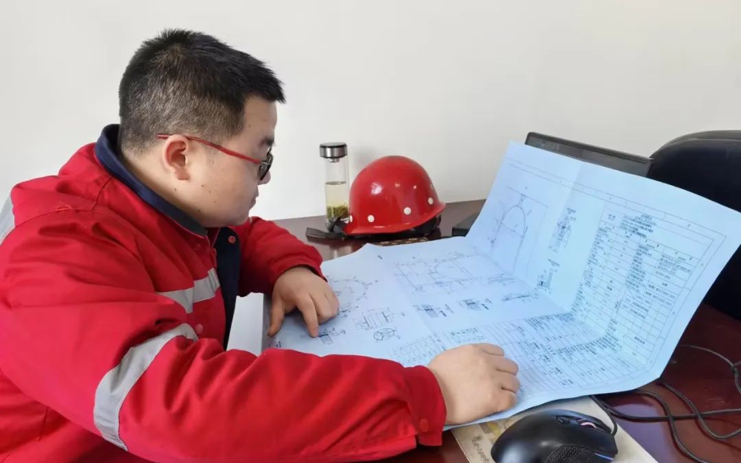 【管理標兵】化機公司黃亞華:扎根一線勤鉆研,履職盡責勇擔當(圖2) 【管理標兵】化機公司黃亞華:扎根一線勤鉆研,履職盡責勇擔當(圖2)