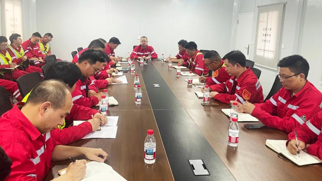 化機公司黨委書記、董事長、總經理楊中澤到內蒙季戊四醇項目現場辦公(圖3) 化機公司黨委書記、董事長、總經理楊中澤到內蒙季戊四醇項目現場辦公(圖3)