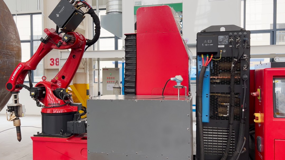 自動開孔機器人