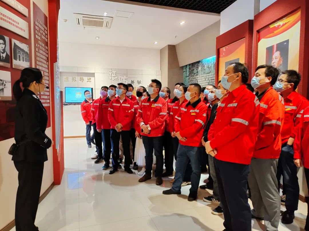 化機(jī)公司組織黨員干部、敏感崗位職工到宜昌市反腐倡廉警示教育基地參觀學(xué)習(xí)(圖1) 圖片